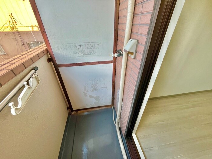 物件内観写真12　(洗濯機置場)