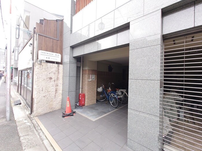 物件外観写真5　(エントランス部分)