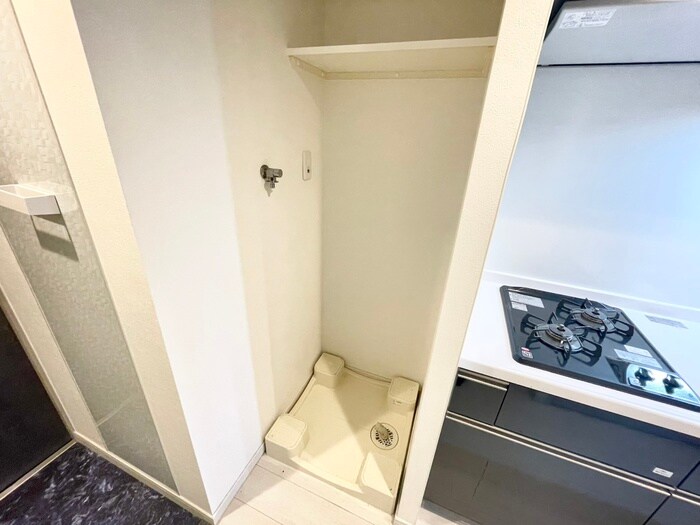 物件内観写真15　(洗濯機置場)