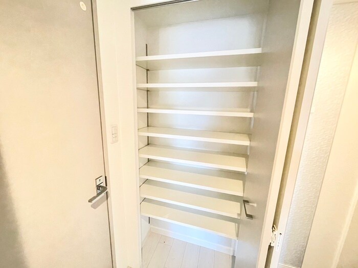 物件内観写真18　(靴箱)