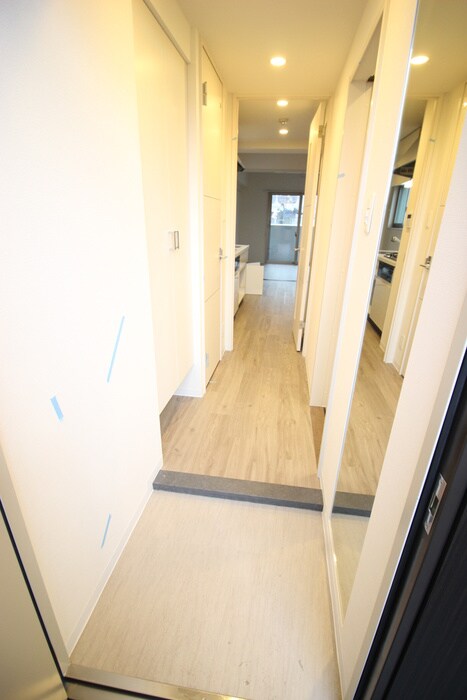 物件内観写真9　(玄関)