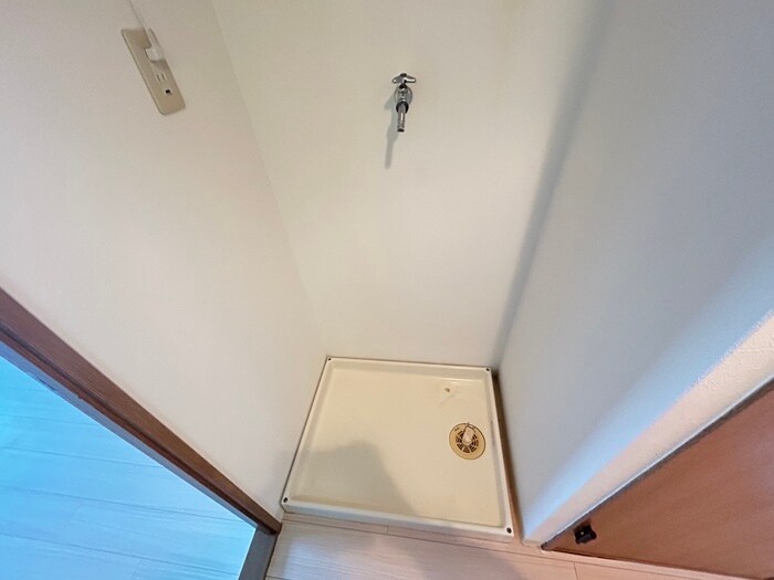 物件内観写真13　(洗濯機置場)