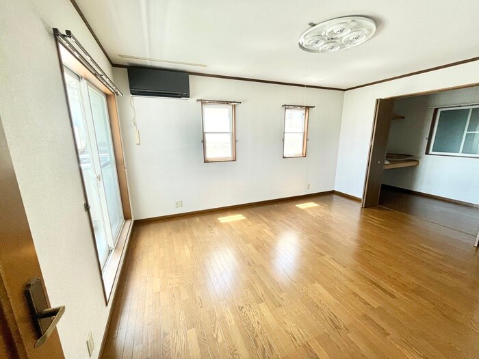 物件内観写真8　(居室)