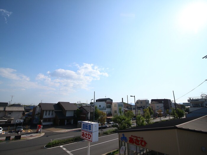 物件内観写真16　(室内からの展望)