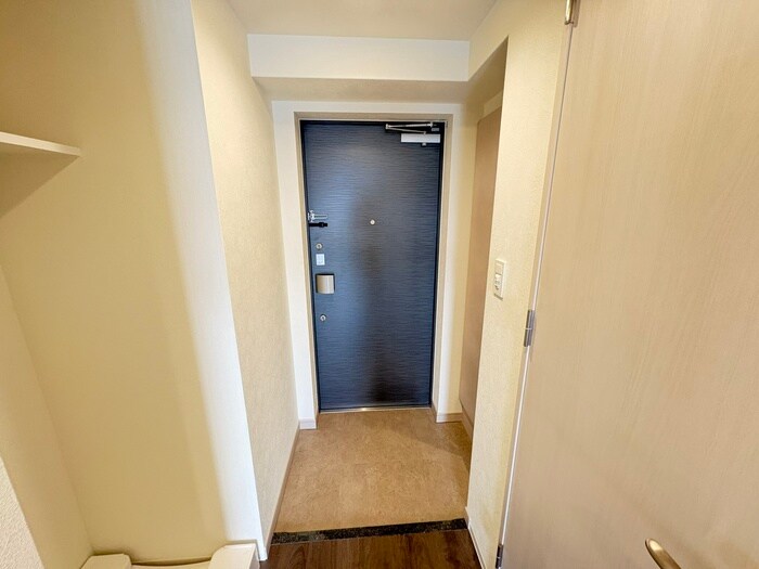 物件内観写真11　(玄関)