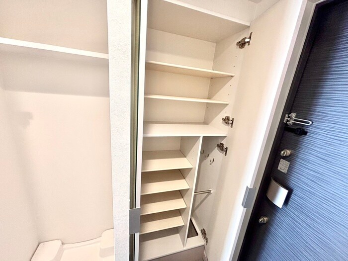 物件内観写真15　(靴箱)