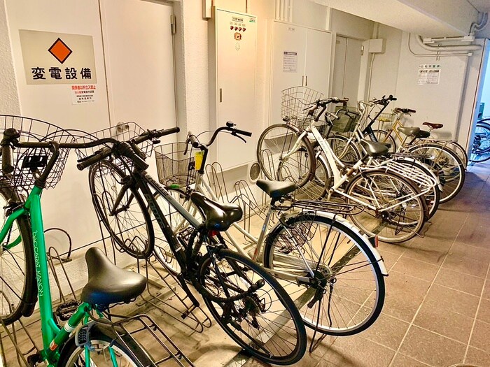 物件外観写真4　(駐輪場)