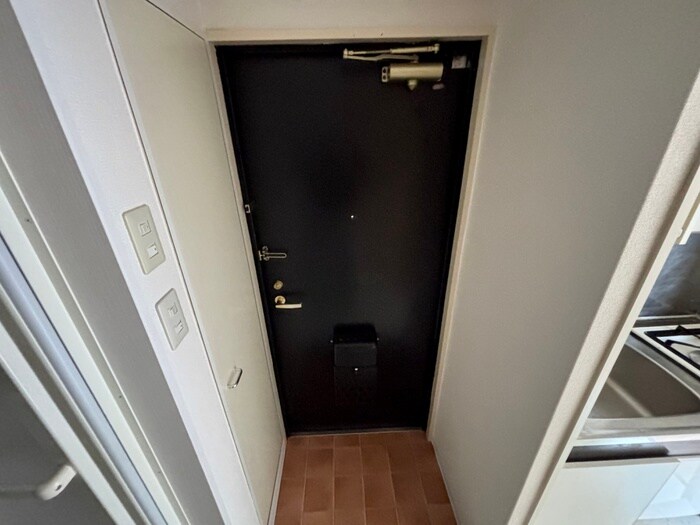 物件内観写真16　(玄関)