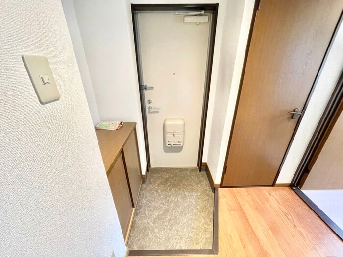 物件内観写真15　(玄関)