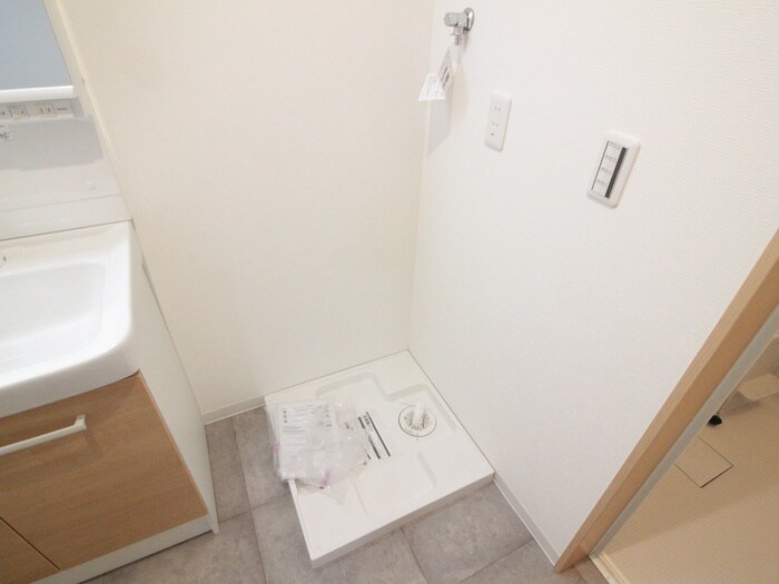 物件内観写真15　(洗濯機置場)