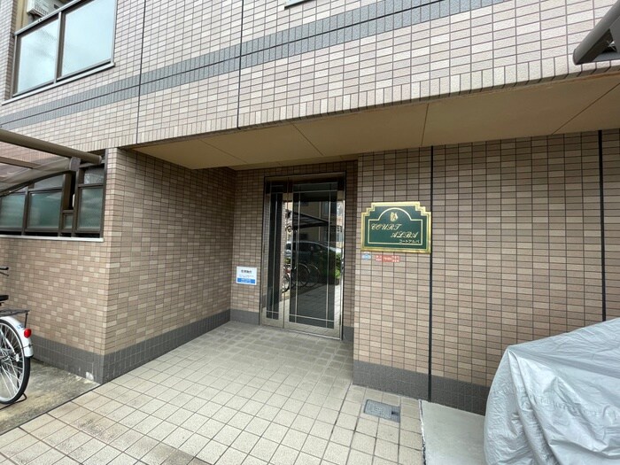 物件外観写真4　(エントランス部分)