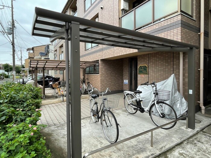 物件外観写真5　(駐輪場)