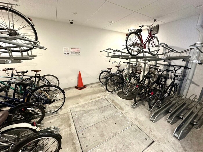 物件外観写真3　(駐輪場)