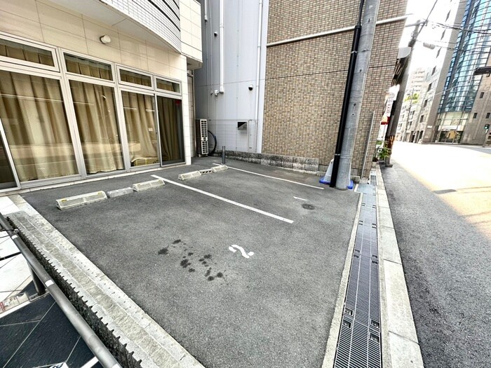 物件外観写真4　(駐車場)