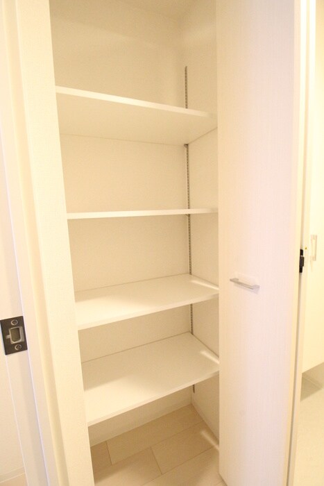 物件内観写真18　(収納)