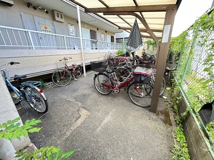 物件外観写真3　(エントランス部分)