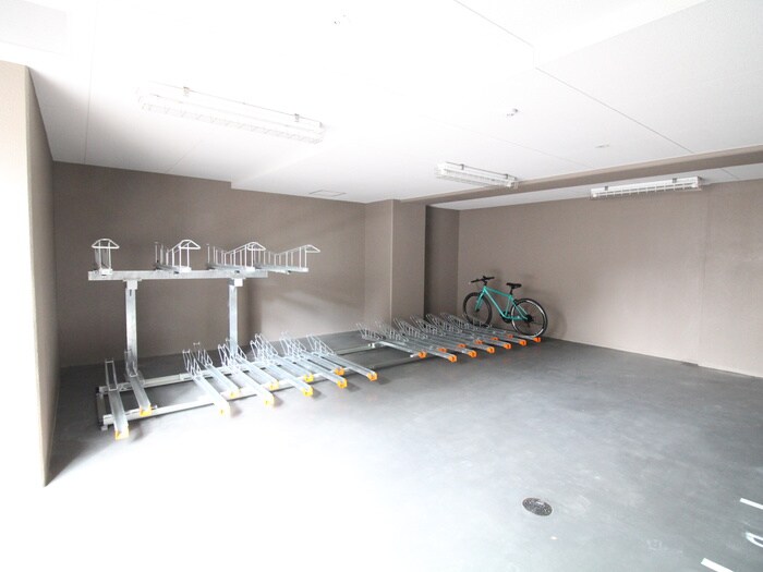 物件外観写真5　(駐輪場)