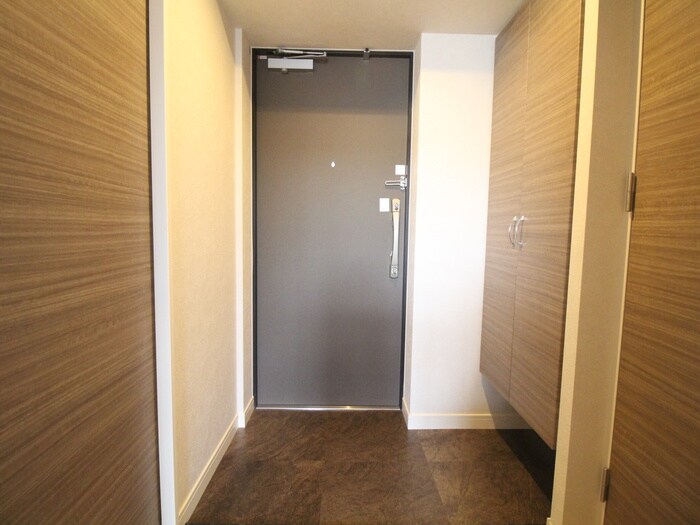 物件内観写真15　(玄関)