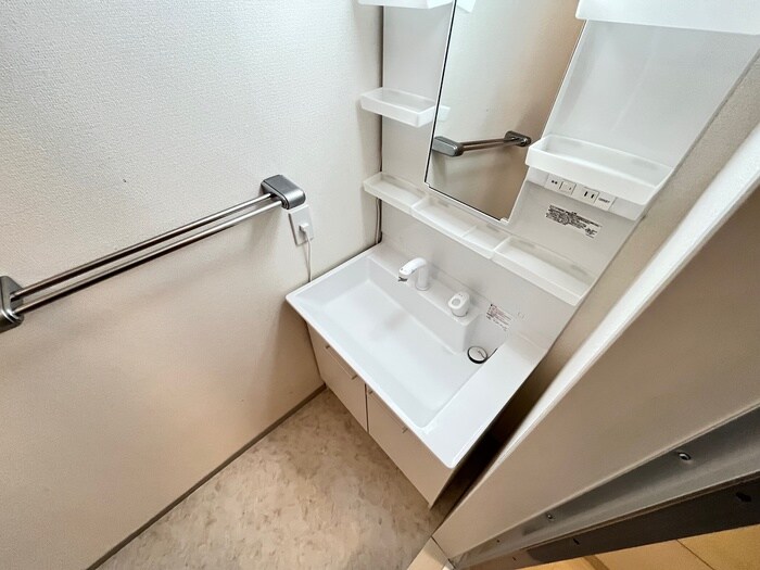 物件内観写真12　(洗面)