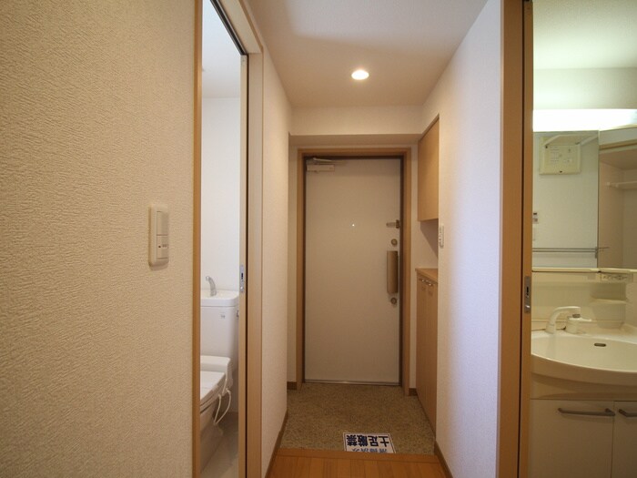 物件内観写真21　(玄関)