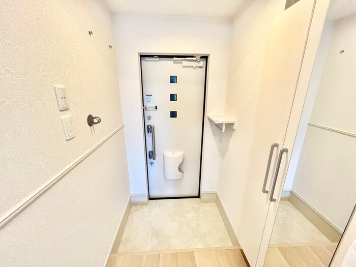 物件内観写真17　(玄関)