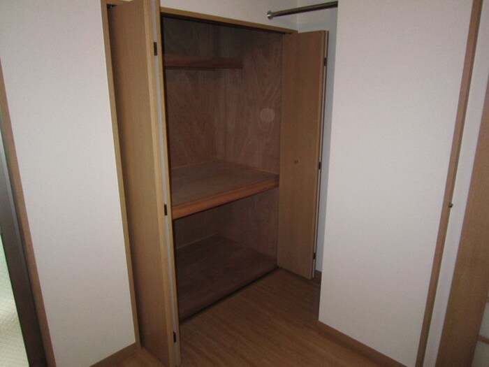 物件内観写真8　(収納)