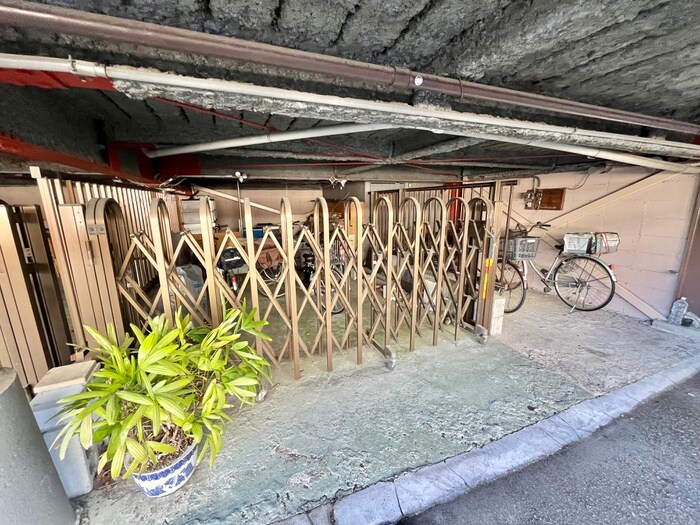 物件外観写真3　(駐輪場)