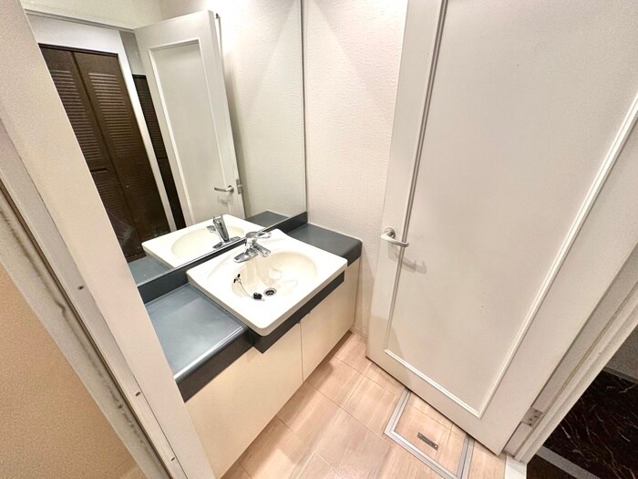 物件内観写真13　(洗面)