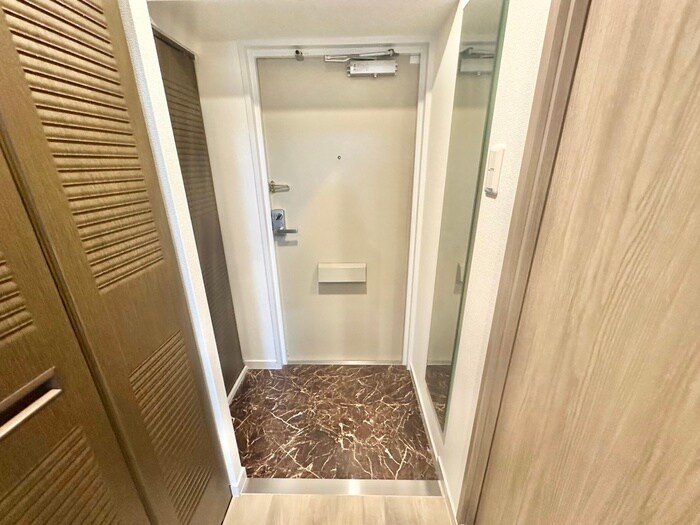 物件内観写真19　(玄関)