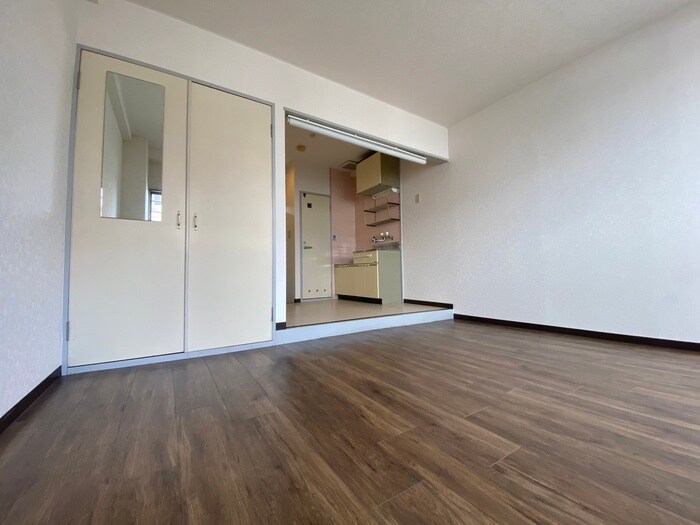 物件内観写真8　(居室)