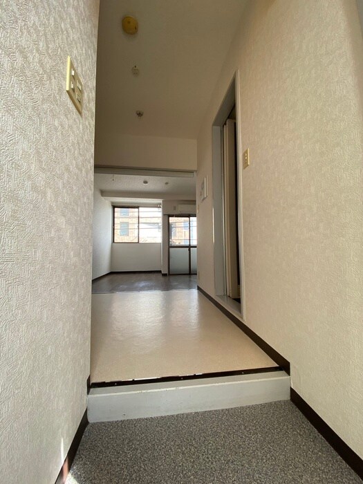 物件内観写真15　(玄関)