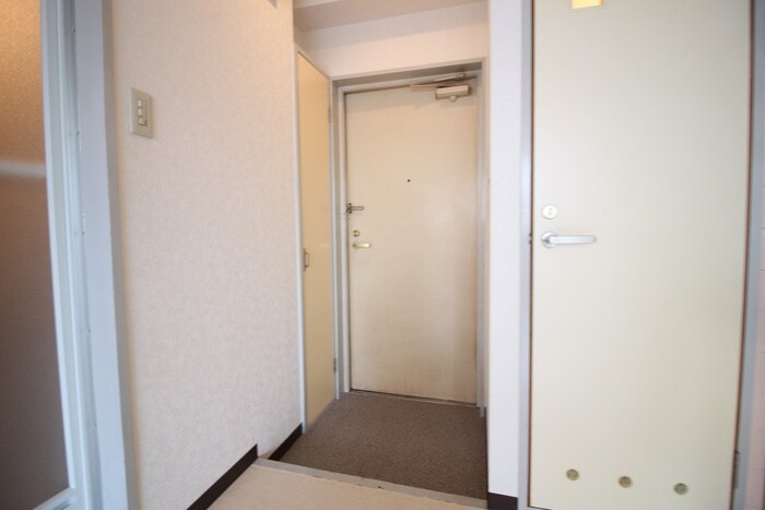 物件内観写真19　(玄関)