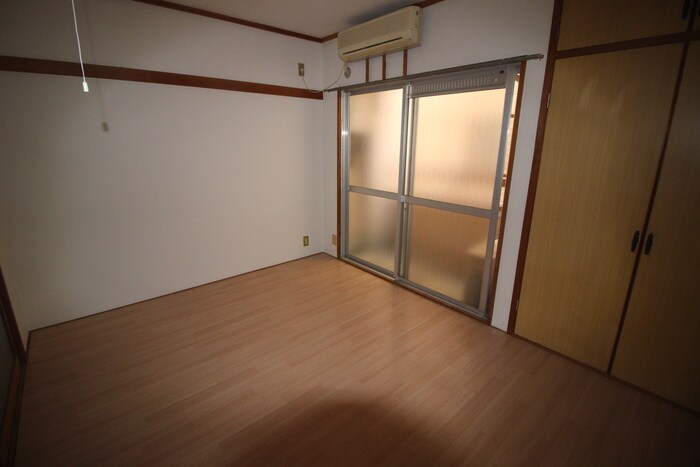 物件内観写真8　(居室)