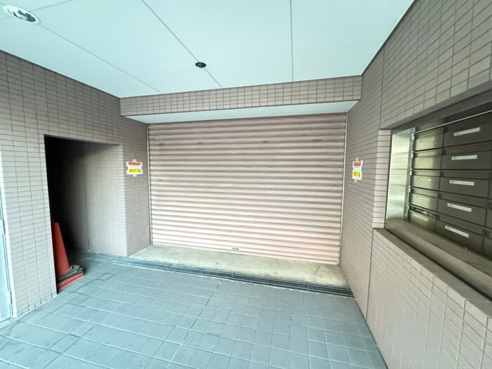 物件外観写真4　(駐車場)