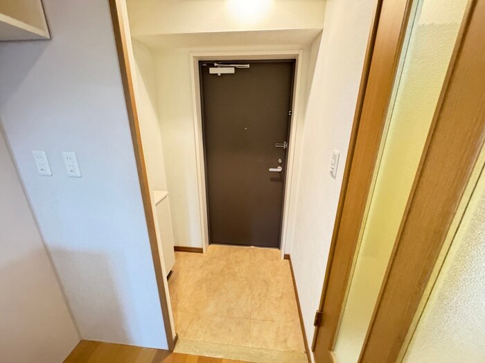 物件内観写真22　(玄関)