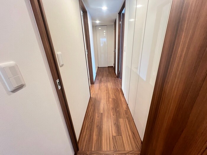 物件内観写真21　(廊下)