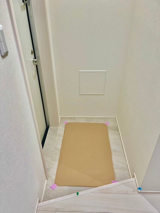 物件内観写真14　(玄関)