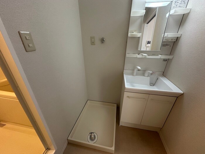 物件内観写真10　(洗濯機置場)