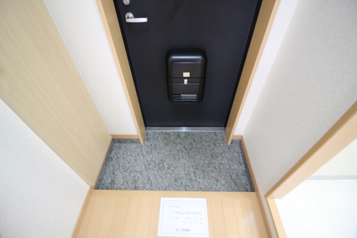 物件内観写真16　(玄関)