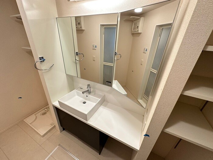 物件内観写真13　(洗面)