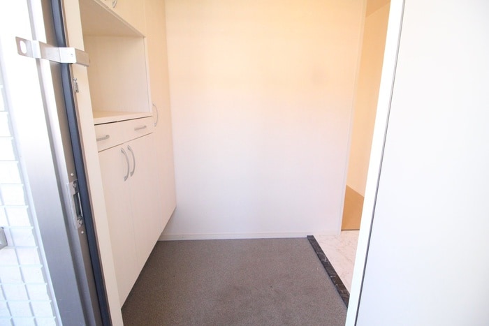 物件内観写真15　(玄関)