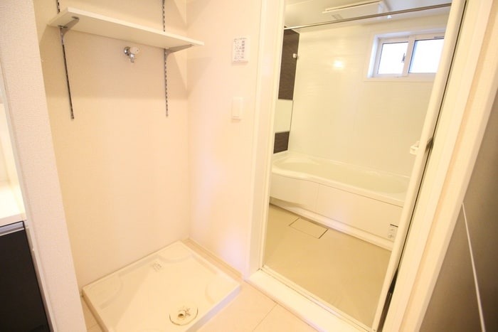 物件内観写真18　(洗濯機置場)