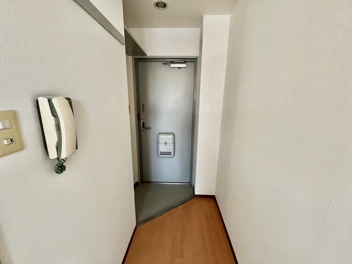 物件内観写真18　(玄関)
