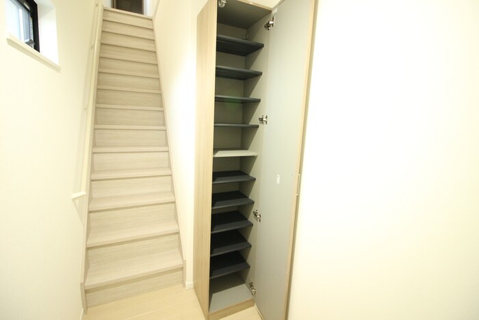 物件内観写真18　(靴箱)