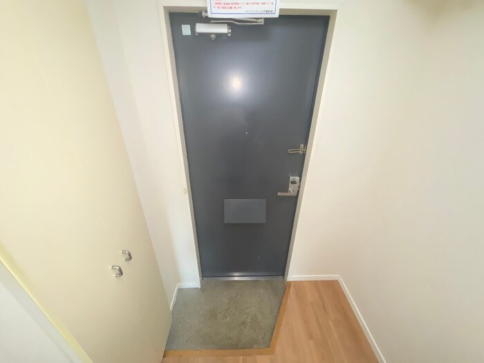 物件内観写真15　(玄関)
