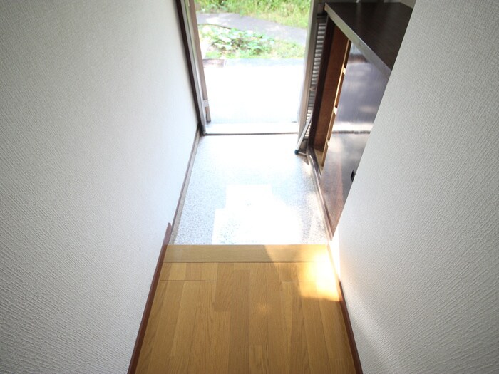 物件内観写真16　(玄関)