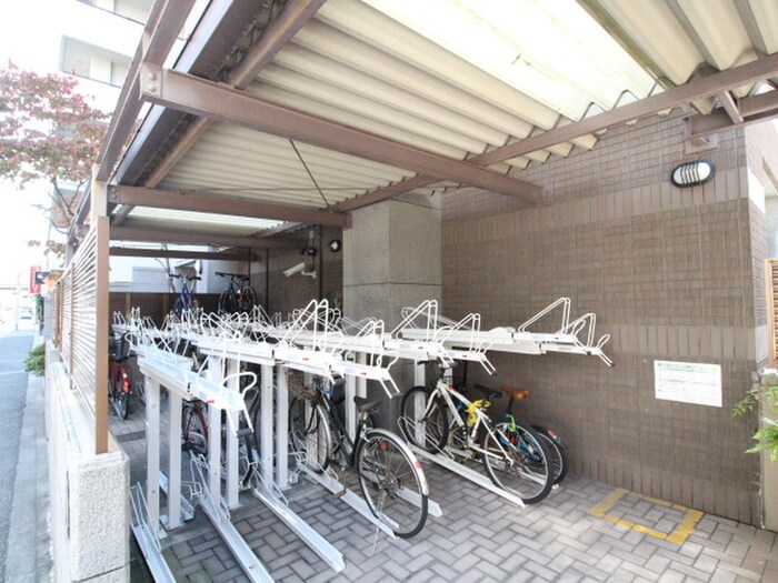 物件外観写真2　(駐輪場)