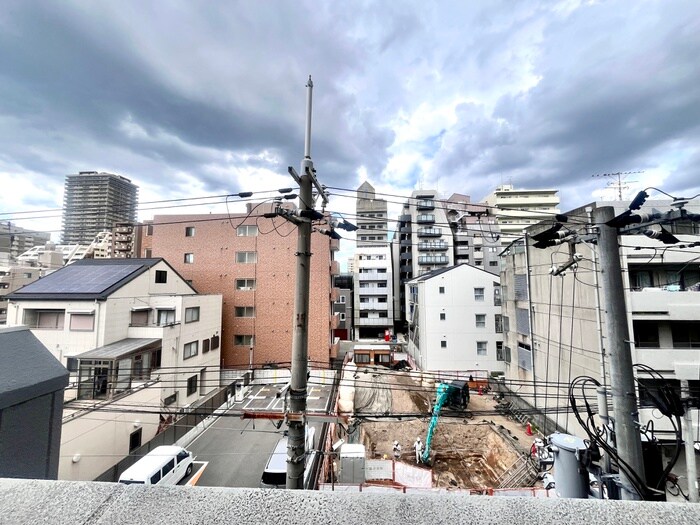 物件内観写真16　(室内からの展望)