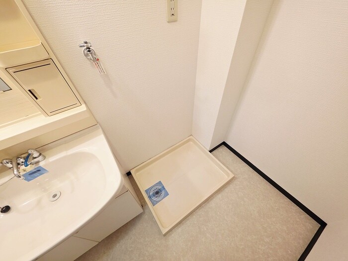 物件内観写真12　(洗濯機置場)