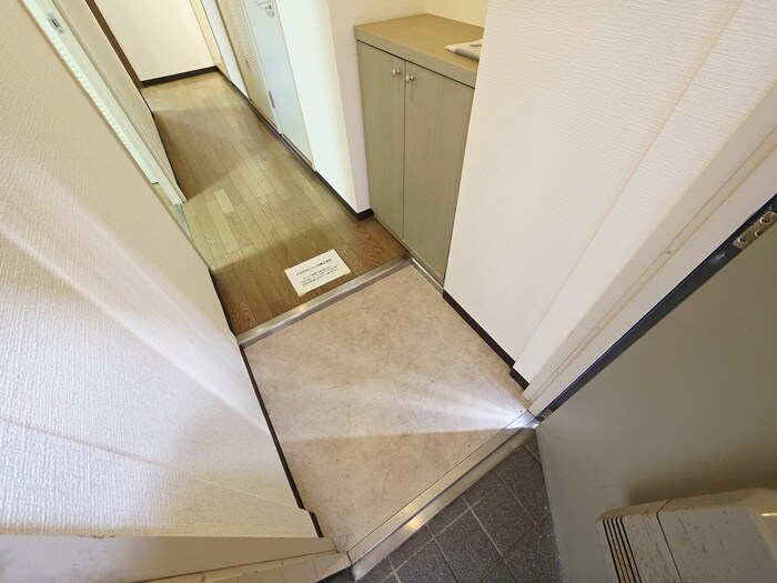 物件内観写真15　(玄関)